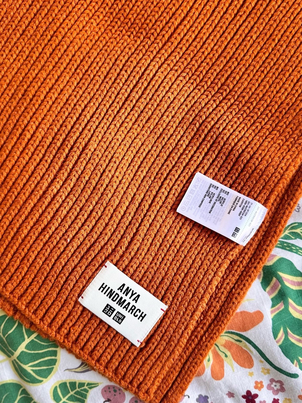 Uniqlo x Anya Hindmarch Knit Scarf in Bright Orange